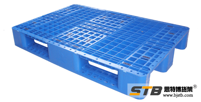 Plastic tray 02